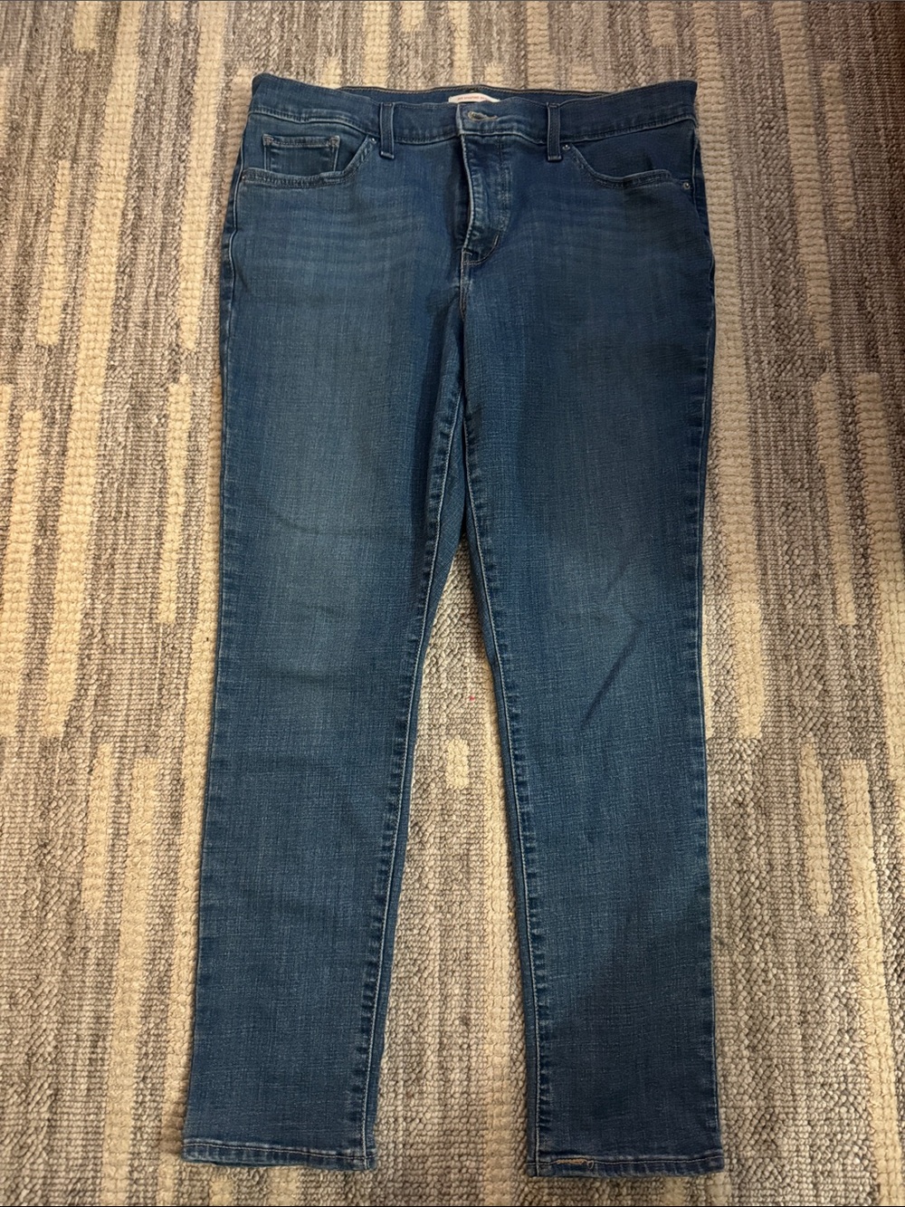 Levi’s 311 Shaping Skinny Jeans Women’s Size 32 L28 Medium Wash